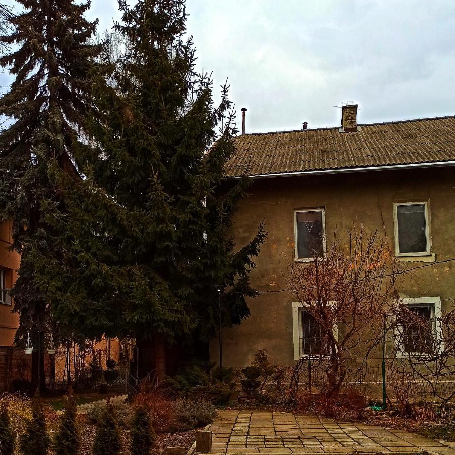Apartment On Zaliznychna Lviv Kültér fotó