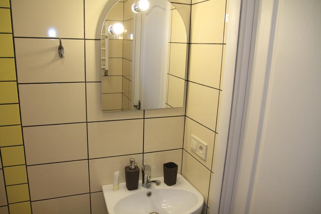 Apartment On Zaliznychna Lviv Kültér fotó