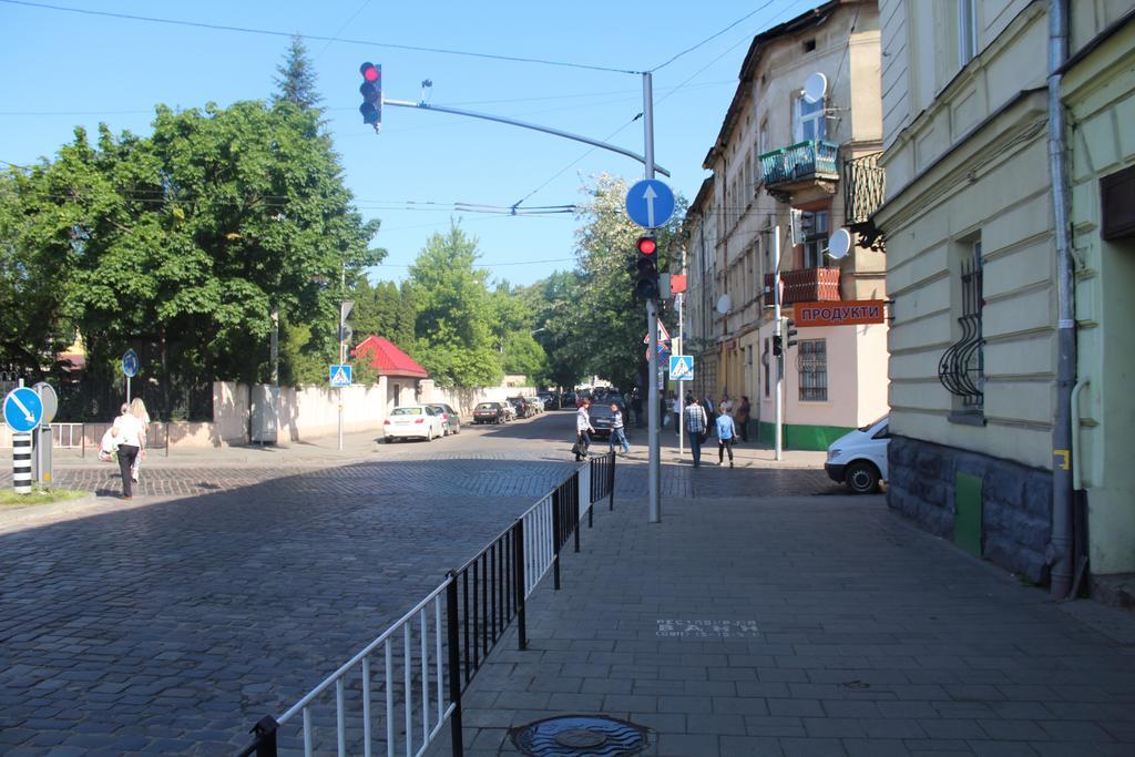 Apartment On Zaliznychna Lviv Kültér fotó